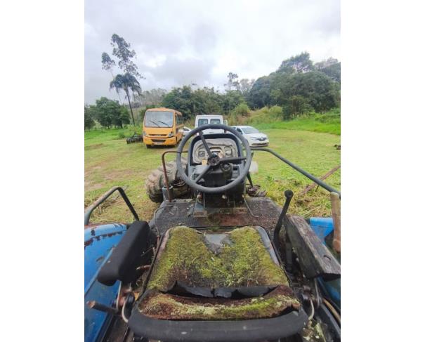 Foto de LOTE CONTENDO TRATOR DESMONTADO NEW HOLLAND TL55E, ANO 2003, NO ESTADO EM QUE SE ENCONTRA.
