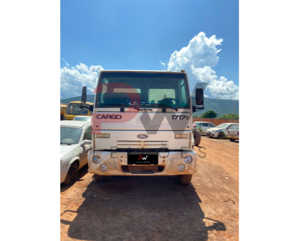 Foto de CAR/CAMINHÃO BASCULANTE FORD/CARGO1717 E, DIESEL,  ANO/MOD 2006/2006, COR BRANCA, NO ESTADO EM QUE SE ENCONTRA.