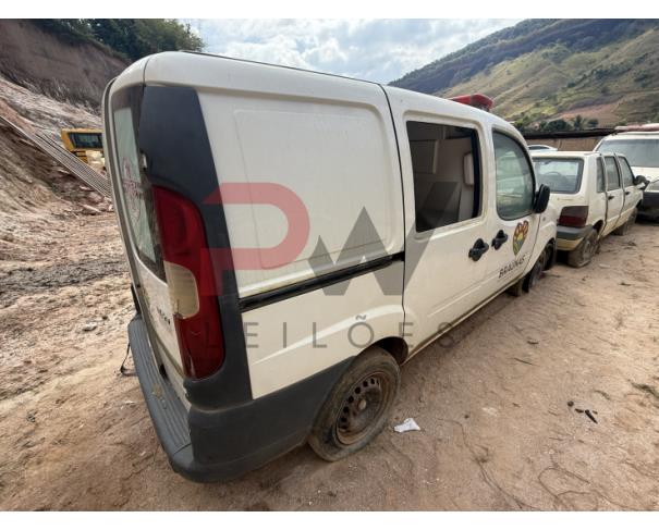 Foto de CAMINHONETE FIAT/DOBLO GREENCAR MO4, ALCOOL/GASOLINA, 2014/2014, BRANCA, CHASSI: 9BD223246E2037142, RENAVAM: 01005912766, NO ESTADO EM QUE SE ENCONTRA. OBS: IMPEDIMENTO ADM.DANO MEDIA MONTA.