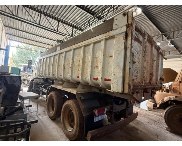 Foto de CAMINHAO FORD/CARGO 2629 6X4, DIESEL, BRANCA, 2014/2015, CHASSI: 9BFZEANE1FBS76015, RENAVAM: 01027470022, NO ESTADO EM QUE SE ENCONTRA.