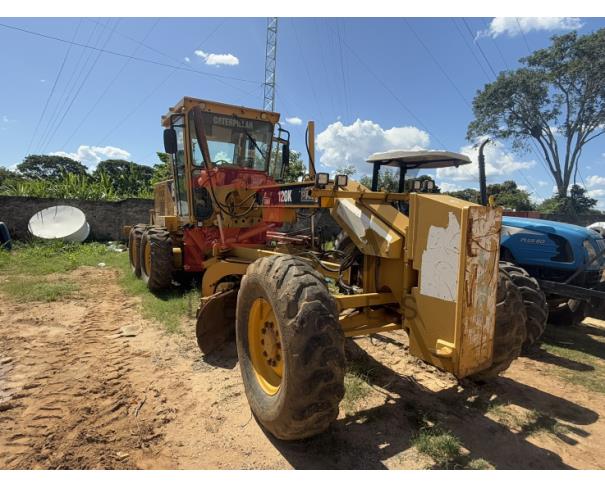 Foto de MOTONIVELADORA CATERPILLAR 120K, AMARELA, CAT0120KLJAP05278, ANO 2014, NO ESTADO EM QUE SE ENCONTRA.