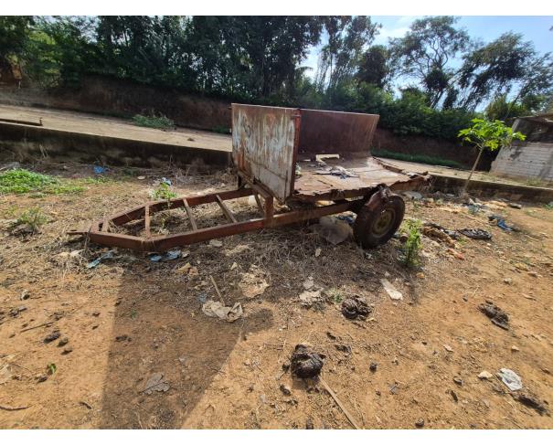Foto de LOTE CONTENDO CARRETA AGRÍCOLA, NO ESTADO EM QUE SE ENCONTRA.