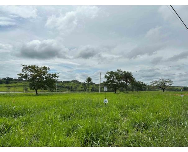 Foto de Chácara 32, Quadra 04, do Chacreamento Espelho D’Água, situada na Rua F, em Abaeté/MG, com área de 1.000,00 m², matrícula nº 29.063 do CRI de Abaeté/MG.