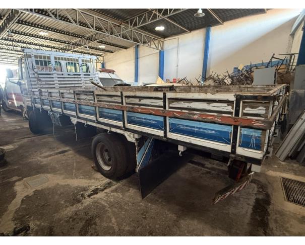 Foto de CAMINHAO FORD/CARGO 815, DIESEL, BRANCA, 2003/2003, CHASSI: 9BFV2UHGX3BB21970, RENAVAM: 00805362649, NO ESTADO EM QUE SE ENCONTRA.