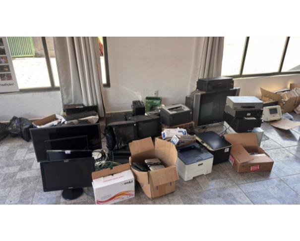 Foto de LOTE CONTENDO MATERIAIS DE INFORMÁTICA E ELETROELETRÔNICOS, NO ESTADO EM QUE SE ENCONTRA.
