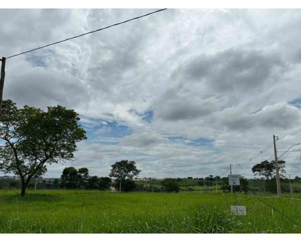 Foto de Chácara 34, Quadra 06, localizada na Rua G, no Chacreamento Espelho D’Água, em Abaeté/MG, com área total de 1.000,00 m², matrícula nº 29.138 do CRI de Abaeté/MG.
