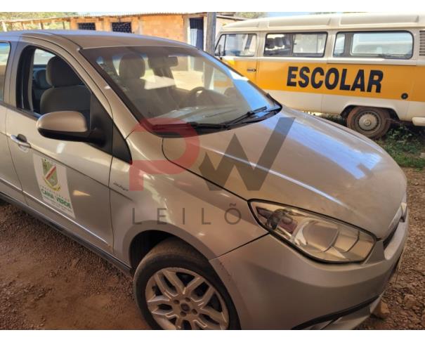 Foto de PASSAGEIRO / AUTOMOVEL FIAT/SIENA ESSENCE 1.6, 2014/2015, PRATA, ALC/GASOL, PLACA PUW-0882, CHASSI: 9BD197163F3228532, RENAVAM: 01022249379, NO ESTADO EM QUE SE ENCONTRA.