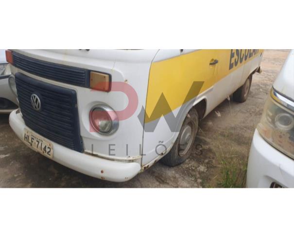Foto de PASSAGEIRO / MICROONIBUS VW/KOMBI ESCOLAR, ALCOOL/GASOLINA, BRANCA, 2011/2012, PLACA HLF-7142, CHASSI: 9BWMF07X9CP010434, RENAVAM: 352294876, NO ESTADO EM QUE SE ENCONTRA.