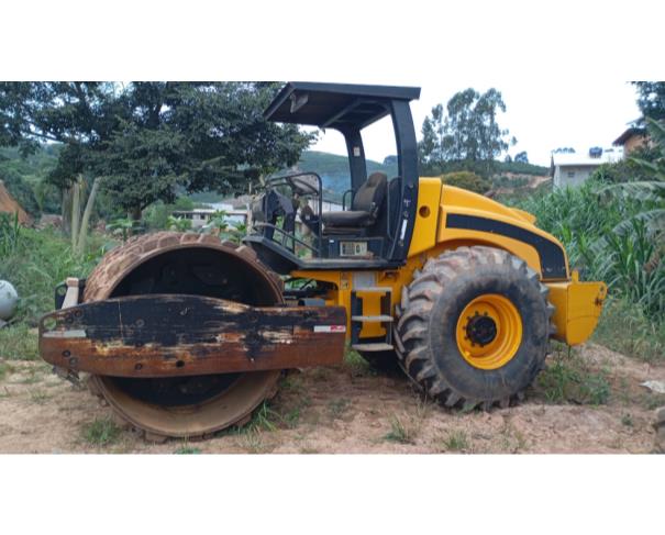 Foto de ROLO COMPACTADOR JCB, VM115, ANO 2010, CHASSI: GATVM115T01802719, NO ESTADO EM QUE SE ENCONTRA.