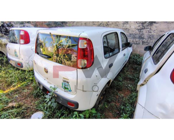 Foto de FIAT/UNO VIVACE 1.0, ALCOOL/GASOLINA, BRANCA, 2014/2014, CHASSI: 9BD195152E0600165, RENAVAM: 1013797423, NO ESTADO EM QUE SE ENCONTRA.