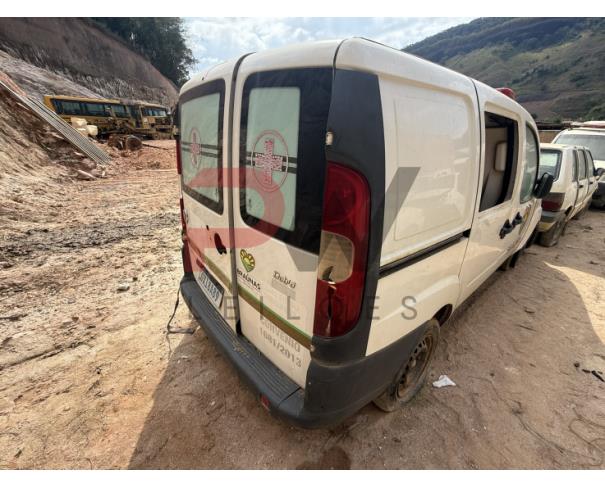 Foto de CAMINHONETE FIAT/DOBLO GREENCAR MO4, ALCOOL/GASOLINA, 2014/2014, BRANCA, CHASSI: 9BD223246E2037142, RENAVAM: 01005912766, NO ESTADO EM QUE SE ENCONTRA. OBS: IMPEDIMENTO ADM.DANO MEDIA MONTA.