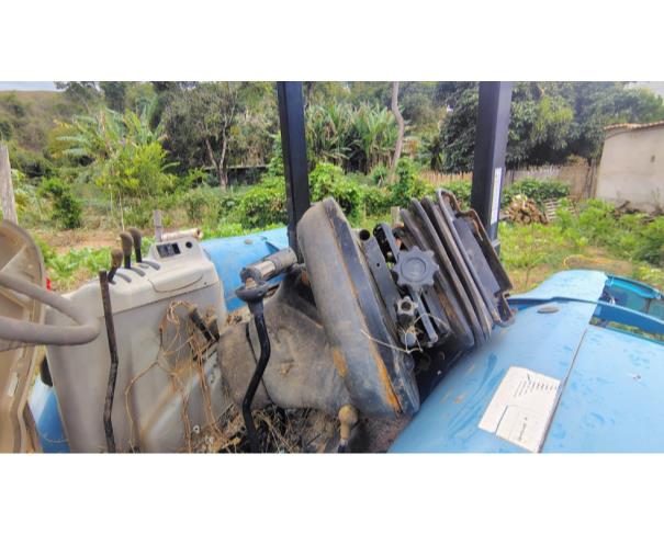 Foto de LOTE CONTENDO 01 TRATOR LS 90, Nº DE SERIE: 10900000129, NO ESTADO EM QUE SE ENCONTRA.