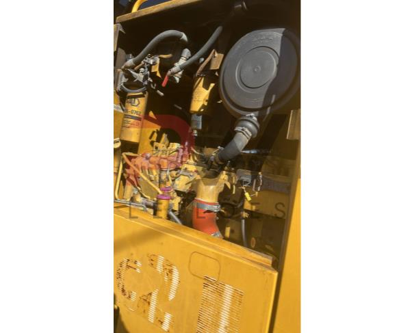 Foto de MOTONIVELADORA CATERPILLAR 120K, AMARELA, SERIE: KHX58530  CHASSI: CAT120KMJAP06027, NO ESTADO EM QUE SE ENCONTRA.