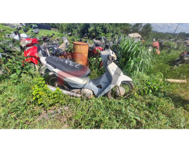Foto de  PASSAGEIRO / HONDA / BIZ 125 KS / Placa: HKG6193 / UF: MG / Município: Sete Lagoas / Ano fabricação: 2007 / Ano modelo: 2007 / Cor: BRANCA / Chassi: 9C2JA04108R024051 / Motor: JA04E18024051 / RENAVAM: 00110283392, NO ESTADO EM QUE SE ENCONTRA. 