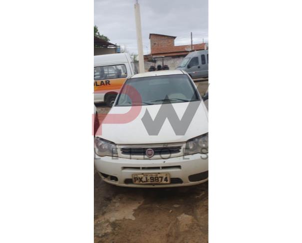 Foto de PASSAGEIRO / AUTOMOVEL FIAT/PALIO FIRE, ALCOOL/GASOLINA, BRANCA, 2015/2016, PLACA PXJ-9874, CHASSI: 9BD17122ZG7570402, RENAVAM: 01077846670, NO ESTADO EM QUE SE ENCONTRA. 