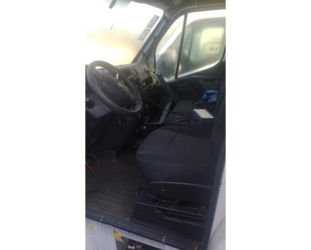 Foto de CAMINHONETE RENAULT/MASTER BF AMB1, DIESEL, BRANCA, 2023/2024, CHASSI: 93YF62000RJ688691, RENAVAM: 01356928150, NO ESTADO EM QUE SE ENCONTRA.