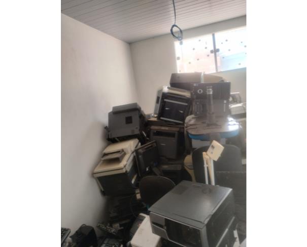 Foto de LOTE CONTENDO MATERIAIS DE INFORMÁTICA E ELETROELETRÔNICOS NO ESTADO EM QUE SE ENCONTRA.