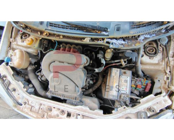 Foto de FIAT/UNO VIVACE 1.0, ALCOOL/GASOLINA, BRANCA, 2014/2014, CHASSI: 9BD195152E0581470, RENAVAM: 1007104705 , NO ESTADO EM QUE SE ENCONTRA.