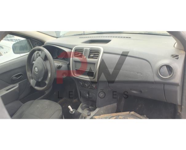 Foto de PASSAGEIRO / AUTOMOVEL RENAULT/SANDERO AUTH 10, ALCOOL/GASOLINA, BRANCA, 2014//2015, PLACA PUS-7466, CHASSI: 93Y5SRD04FJ509987, RENAVAM: 01018098213, NO ESTADO EM QUE SE ENCONTRA.