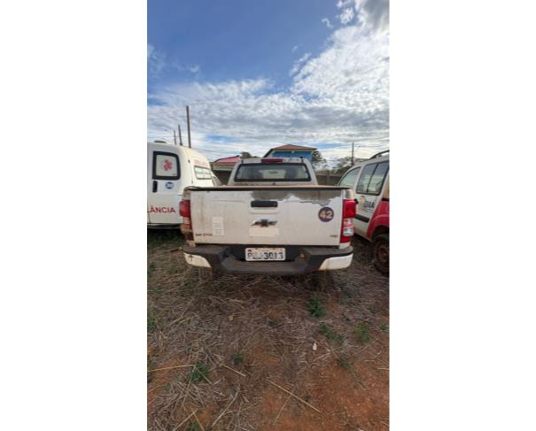 Foto de CAMINHONETE CHEVROLET/S10 LS DD4, DIESEL, BRANCA, 2014/2014, CHASSI: 9BG148DK0EC455527, RENAVAM: 01012569915, NO ESTADO EM QUE SE ENCONTRA.