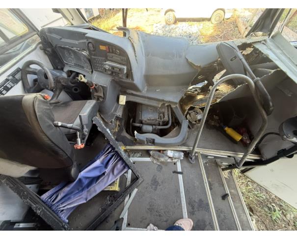 Foto de ONIBUS, M.BENZ/MASCA GRANMICRO O, BRANCA, 2018/2019, DIESEL, CHASSI: 9BM979277KB089816, RENAVAM: 01200042775, NO ESTADO EM QUE SE ENCONTRA. OBS: IMPEDIMENTO ADM.DANO MEDIA MONTA