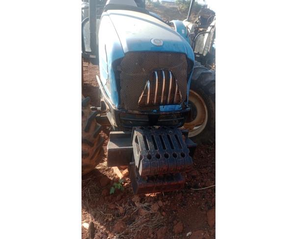 Foto de TRATOR AGRÍCOLA LS PLUS 100, 4X4, ANO 2016, SÉRIE: CML 2390104883, CHASSI: 9BLP10001FG000052, NO ESTADO EM QUE SE ENCONTRA.