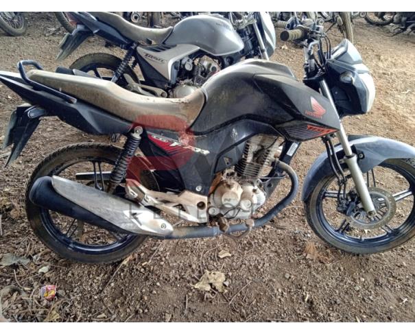 Foto de PASSAGEIRO / HONDA / CG 160 FAN / Placa: QNQ9870 / UF: MG / Município: Governador Valadares / Ano fabricação: 2017 / Ano modelo: 2017 / Cor: PRETA / Chassi: 9C2KC2200JR118704 / Motor: KC22E0J118711 /RENAVAM: 01140436080, NO ESTADO EM QUE SE ENCONTRA.