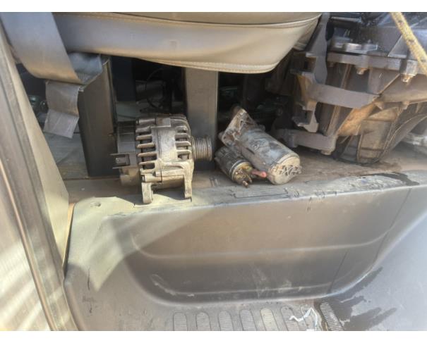 Foto de MICROONIBUS, RENAULT/MASTER TVAN, PRATA, 2018/2019, DIESEL, CHASSI: 93YMAFEXCKJ527982, RENAVAM: 01163348110, NO ESTADO EM QUE SE ENCONTRA.