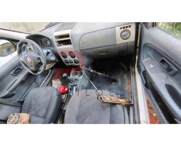 Foto de FIAT/PALIO FIRE, ALCOOL/GASOLINA, BRANCA, 2015/2015, CHASSI: 9BD17122ZF7545419, RENAVAM: 1055471119, NO ESTADO EM QUE SE ENCONTRA.