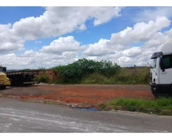 Foto de Lote nº 12, Quadra nº 06, situado na Rua Araxá, no loteamento denominado Distrito Industrial, Araxá/MG, com área de 1.642,00m², matriculado sob nº 19.533 no Registro de Imóveis de Araxá.