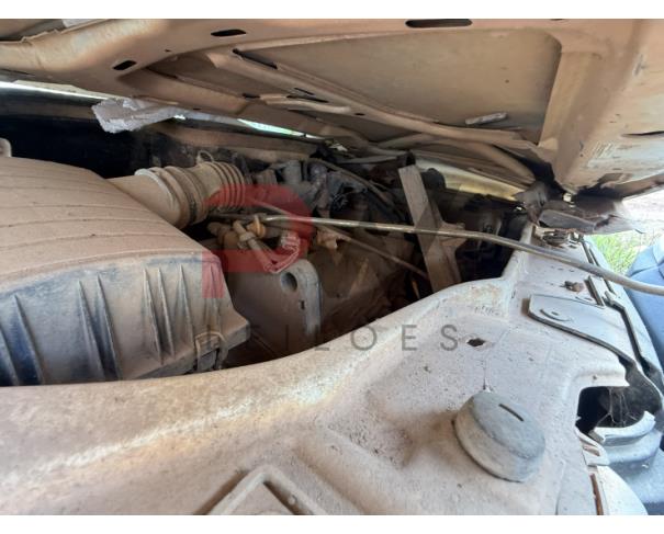 Foto de AUTOMOVEL FIAT/UNO MILLE ECONOMY, ALCOOL/GASOLINA, BRANCA, 2010/2011, CHASSI: 9BD15822AB6511899, RENAVAM: 00258635550, NO ESTADO EM QUE SE ENCONTRA.