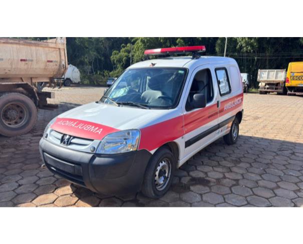 Foto de CAMINHONETE, I/PEUGEOT PART GREENCAR, BRANCA, 2017/2018, ALCOOL/GASOLINA, CHASSI: 8AEGCN6A8JG514632, RENAVAM: 01149804480, NO ESTADO EM QUE SE ENCONTRA.