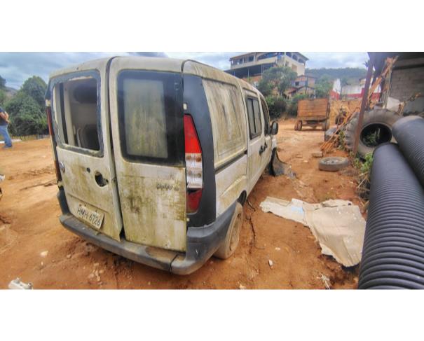 Foto de SUCATA SEM BAIXA - FIAT/DOBLO RONTAN AMB2, 2009/2009, ANTIGA PLACA HMH-6726, NO ESTADO EM QUE SE ENCONTRA.