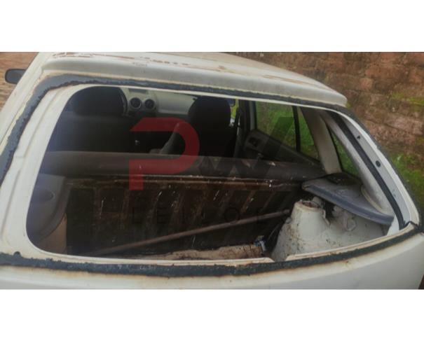 Foto de AUTOMOVEL, VW/GOL 1.0, BRANCA, 2005/2006, ALCOOL/GASOLINA, CHASSI: 9BWCA05W16T078212, RENAVAM: 00872884821, NO ESTADO EM QUE SE ENCONTRA.