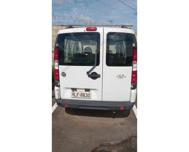 Foto de AUTOMOVEL FIAT/DOBLO ATTRACTIV 1.4, ALCOOL/GASOLINA, BRANCA, 2011/2012, CHASSI: 9BD119707C1090200, RENAVAM: 00464605040, NO ESTADO EM QUE SE ENCONTRA.