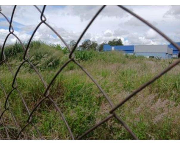 Foto de Lote nº 13, Quadra nº 06, situado na Rua Araxá, no loteamento denominado Distrito Industrial, Araxá/MG, com área de 1.721,00m², matriculado sob nº 19.534 no Registro de Imóveis de Araxá.