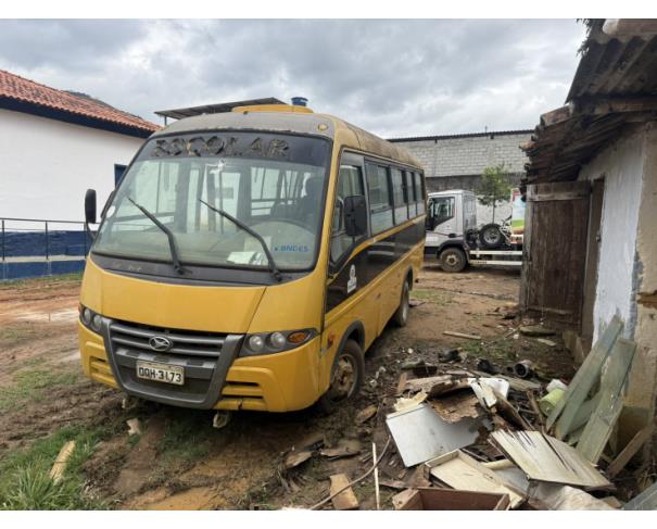 Foto de ONIBUS MPOLO/VOLARE V8L 4X4 EO, DIESEL, AMARELA, 2013/2013, CHASSI: 93PB58M1MDC046596, RENAVAM: 00544707311, NO ESTADO EM QUE SE ENCONTRA. 