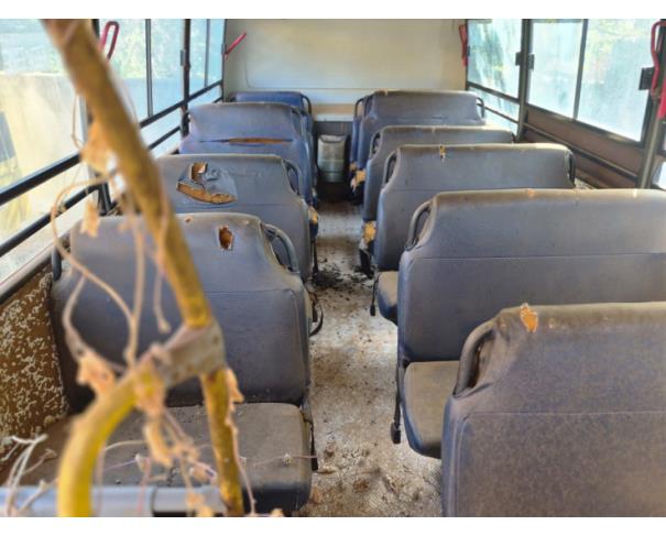 Foto de ONIBUS MARCOPOLO/VOLARE V8L ESC, DIESEL, AMARELA, 2010/2011, CHASSI: 93PB42G3PBC034175, RENAVAM: 00265090881, NO ESTADO EM QUE SE ENCONTRA.