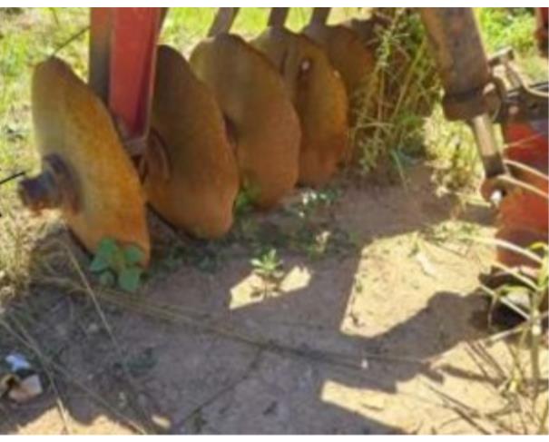 Foto de LOTE CONTENDO 01 GRADE ARADORA ROMHA I.CR, 14 DISCOS, NO ESTADO EM QUE SE ENCONTRA.