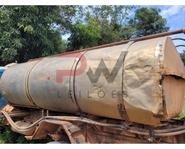 Foto de TANQUE DE LEITE S/ BOMBA. NO ESTADO EM QUE SE ENCONTRA. 