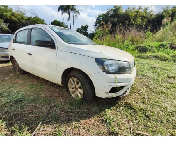 Foto de AUTOMOVEL, VW/GOL 1.0L MC4, 2018/2019, BRANCA, ALCOOL/GASOLINA, CHASSI: 9BWAG45U1KT030733, RENAVAM: 01162391046, NO ESTADO EM QUE SE ENCONTRA.