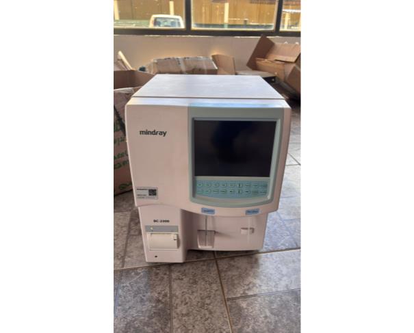 Foto de LOTE CONTENDO EQUIPAMENTOS HOSPITALARES, NO ESTADO EM QUE SE ENCONTRA.