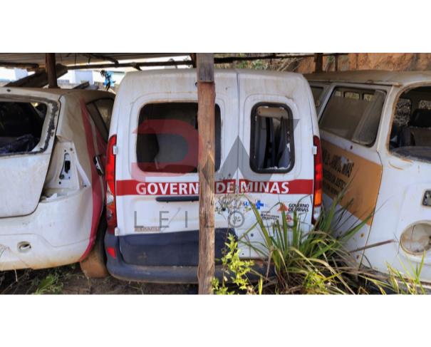 Foto de SUCATA DE KANGOO, AMBULANCIA - ANTIGA PLACA OPQ-8664, NO ESTADO EM QUE SE ENCONTRA.