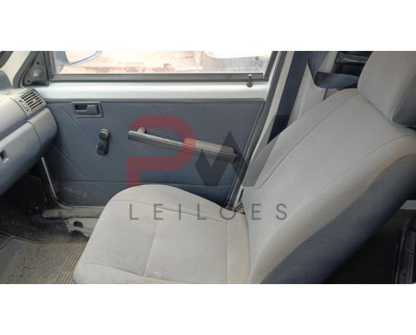 Foto de CAR/CAMINHONETE FIAT/FIORINO FLEX, ALCOOL/GASOLINA, 2013/2013, BRANCA, RENAVAM: 00529368170, CHASSI: 9BD255049D8960975, NO ESTADO EM QUE SE ENCONTRA.