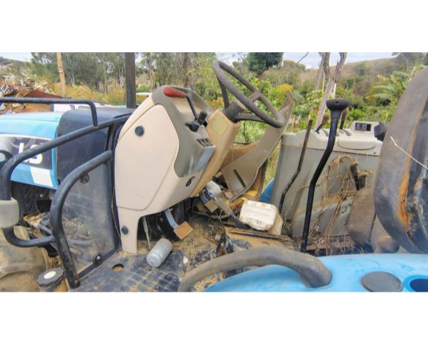 Foto de LOTE CONTENDO 01 TRATOR LS 90, Nº DE SERIE: 10900000129, NO ESTADO EM QUE SE ENCONTRA.