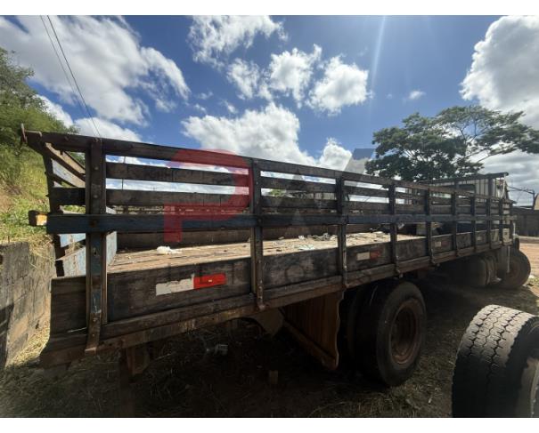 Foto de CARGA / CAMINHAO VW/13.180, 2000/2000, DIESEL, BRANCA, CHASSI: 9BWX2VHP5YRY05190, RENAVAM: 00736859888, NO ESTADO EM QUE SE ENCONTRA. MOTOR AVARIADO.