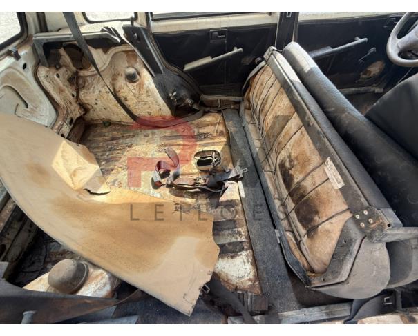 Foto de AUTOMOVEL FIAT/UNO MILLE ECONOMY, ALCOOL/GASOLINA, BRANCA, 2010/2011, CHASSI: 9BD15822AB6511899, RENAVAM: 00258635550, NO ESTADO EM QUE SE ENCONTRA.