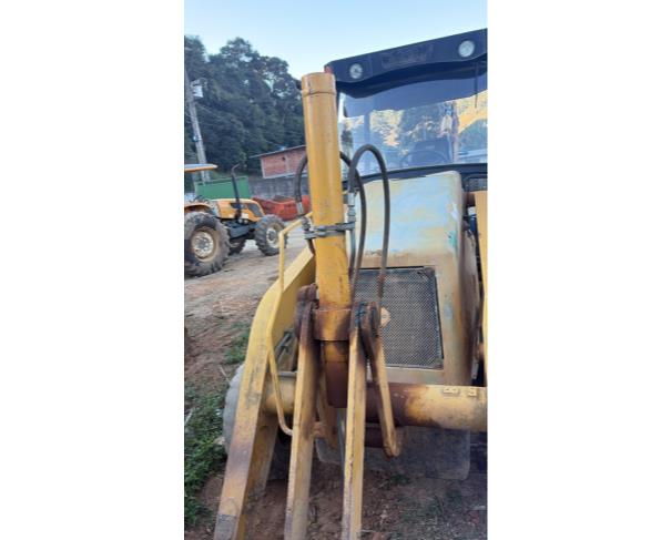 Foto de LOTE CONTENDO 01 RETROESCAVADEIRA RANDON, ANO 2013, NO ESTADO EM QUE SE ENCONTRA.