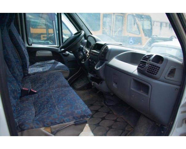 Foto de PAS/MICROONIBUS CITROEN/JUMP GREENCAR ES, DIESEL, 2013/2013, PLACA: OQC-4764, RENAVAM: 00542561727, CHASSI: 935ZCWMNCD2113975, NO ESTADO EM QUE SE ENCONTRA.