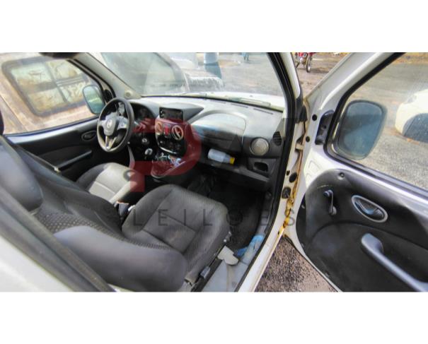Foto de CAMINHONE FIAT/DOBLO GREENCAR MO4, 2016/2016, BRANCA, ALCOOL/GASOLINA, CHASSI: ...42481, NO ESTADO EM QUE SE ENCONTRA.